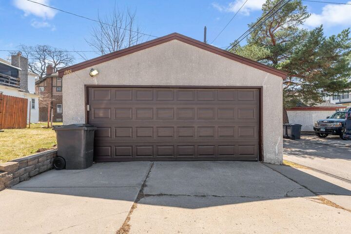 Property Photo:  1801 Oliver Avenue N  MN 55411 