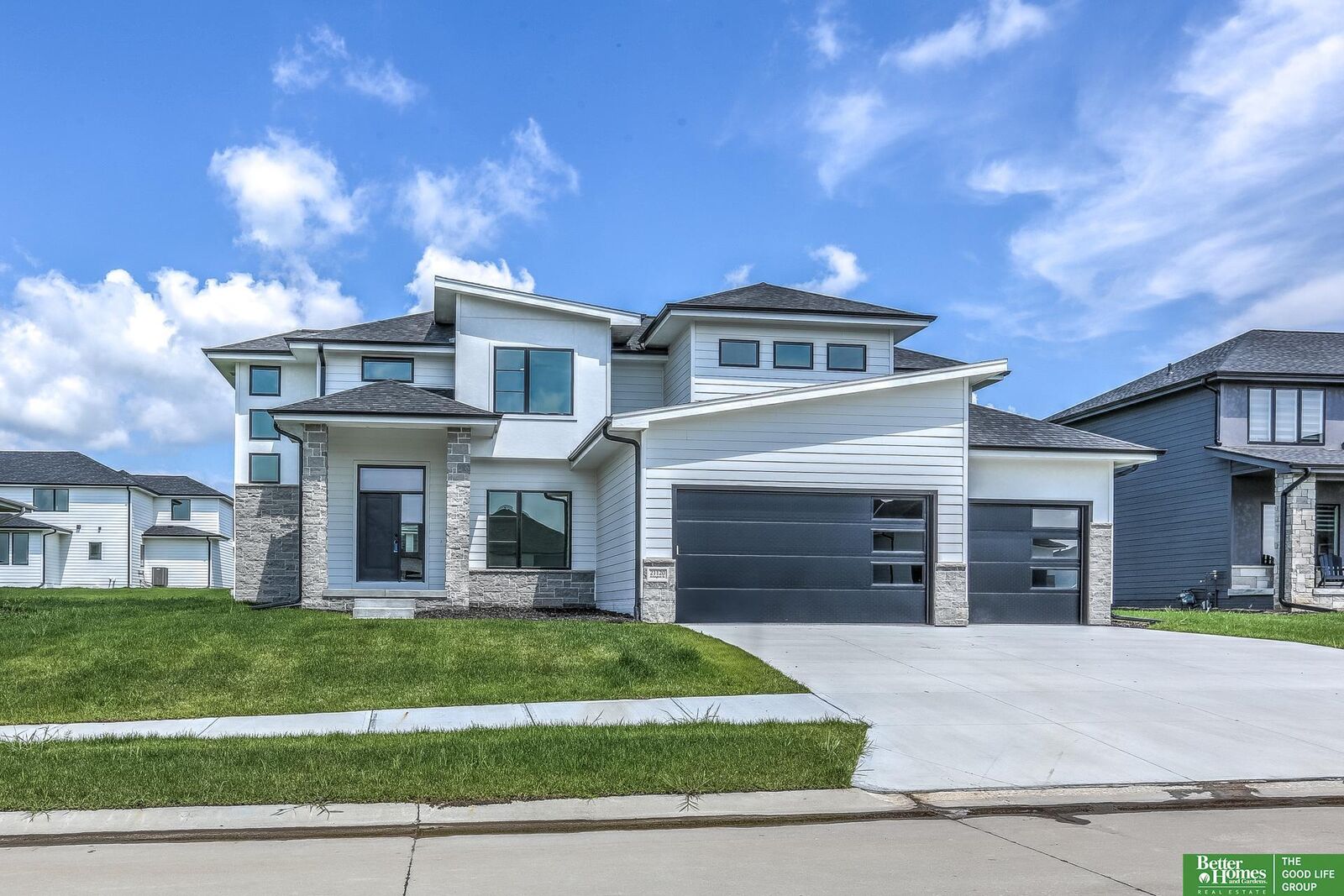 Property Photo: 21120 Arlington Street NE 68022