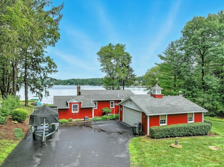 Property Photo: 17 Moorings Way MA 01585