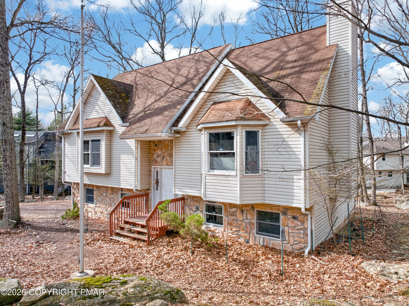 Property Photo: 109 Summerton Circle PA 18301