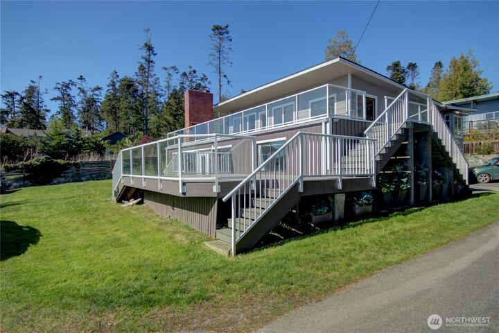 Property Photo:  4607  Anaco Beach Road  WA 98221 