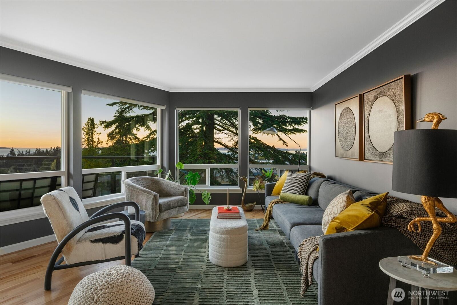 Property Photo: 550 Elm Way 301 WA 98020