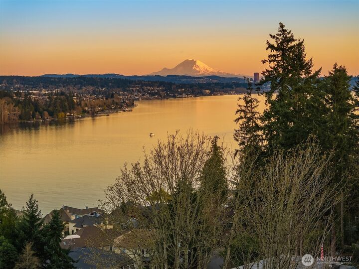 Property Photo: 11312 83rd Place NE WA 98034