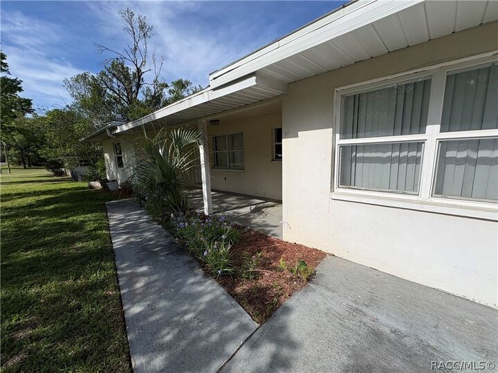 Property Photo:  3922 S Apopka Avenue  FL 34452 