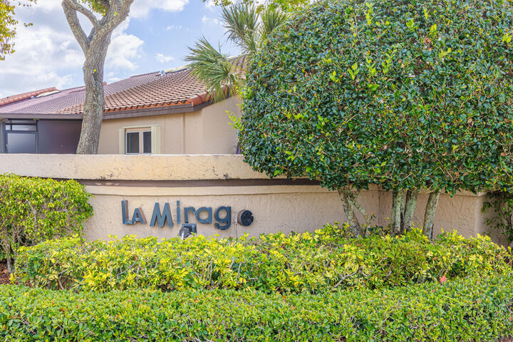 Property Photo:  3625 Inverrary Boulevard W  FL 33319 