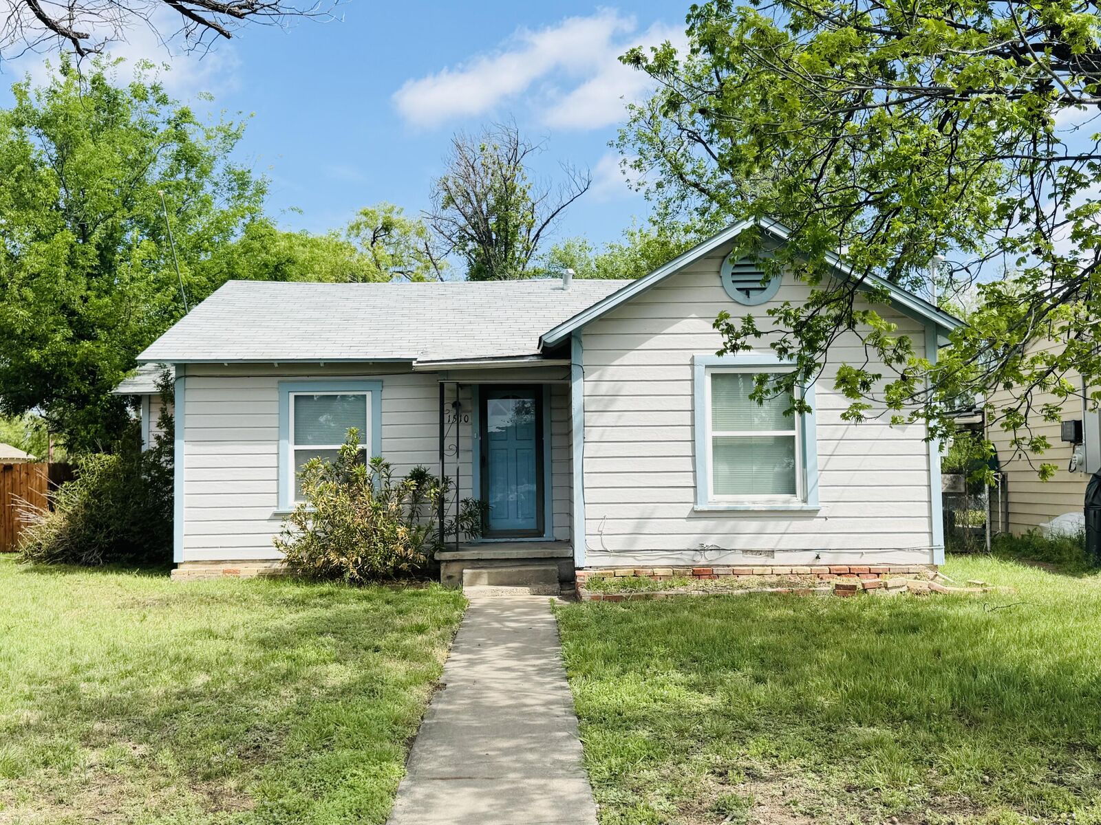 Property Photo:  1510 E Harris Avenue  TX 76903 