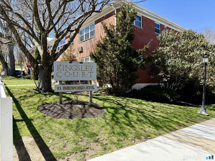 Property Photo:  11 Bedford Avenue M3  CT 06850 