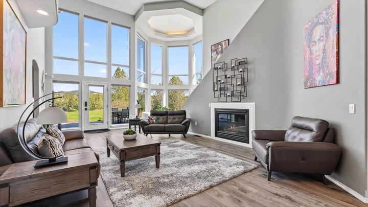 Property Photo: 13001 S Fairway Ridge Ln WA 99224