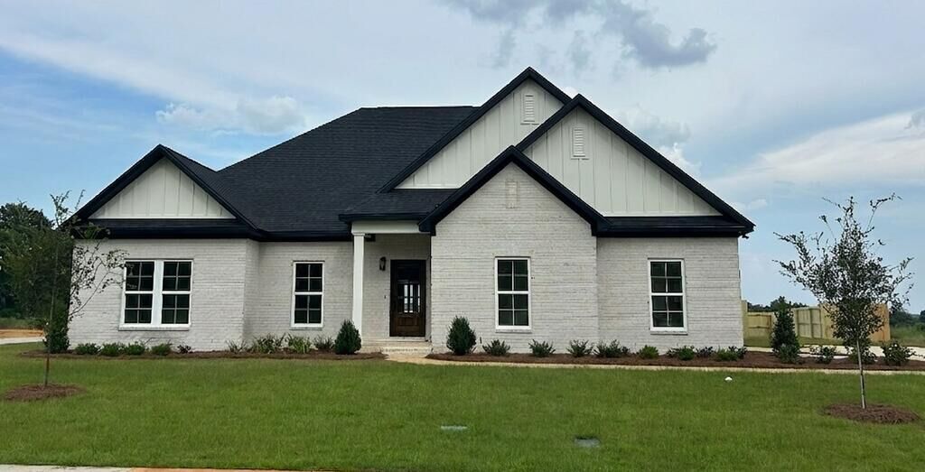 Property Photo:  171 Sam's Way  AL 36303 