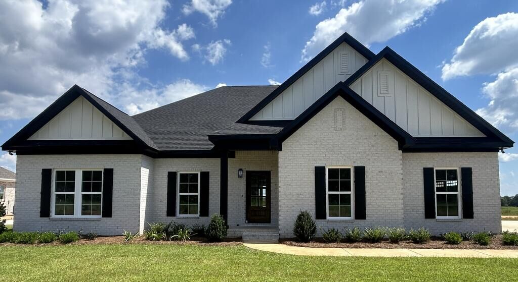 Property Photo: 171 Sam's Way AL 36303
