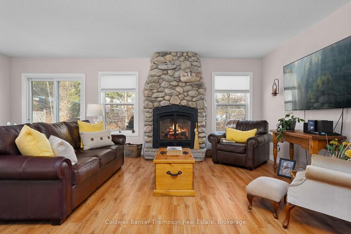 Property Photo:  5 Northdown Street  ON P1H 2R3 