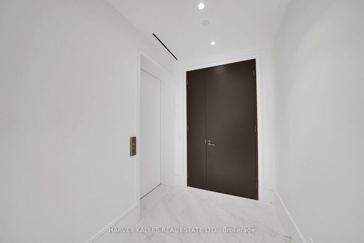 Property Photo: 7 Dale Avenue 104 ON M4W 1K2