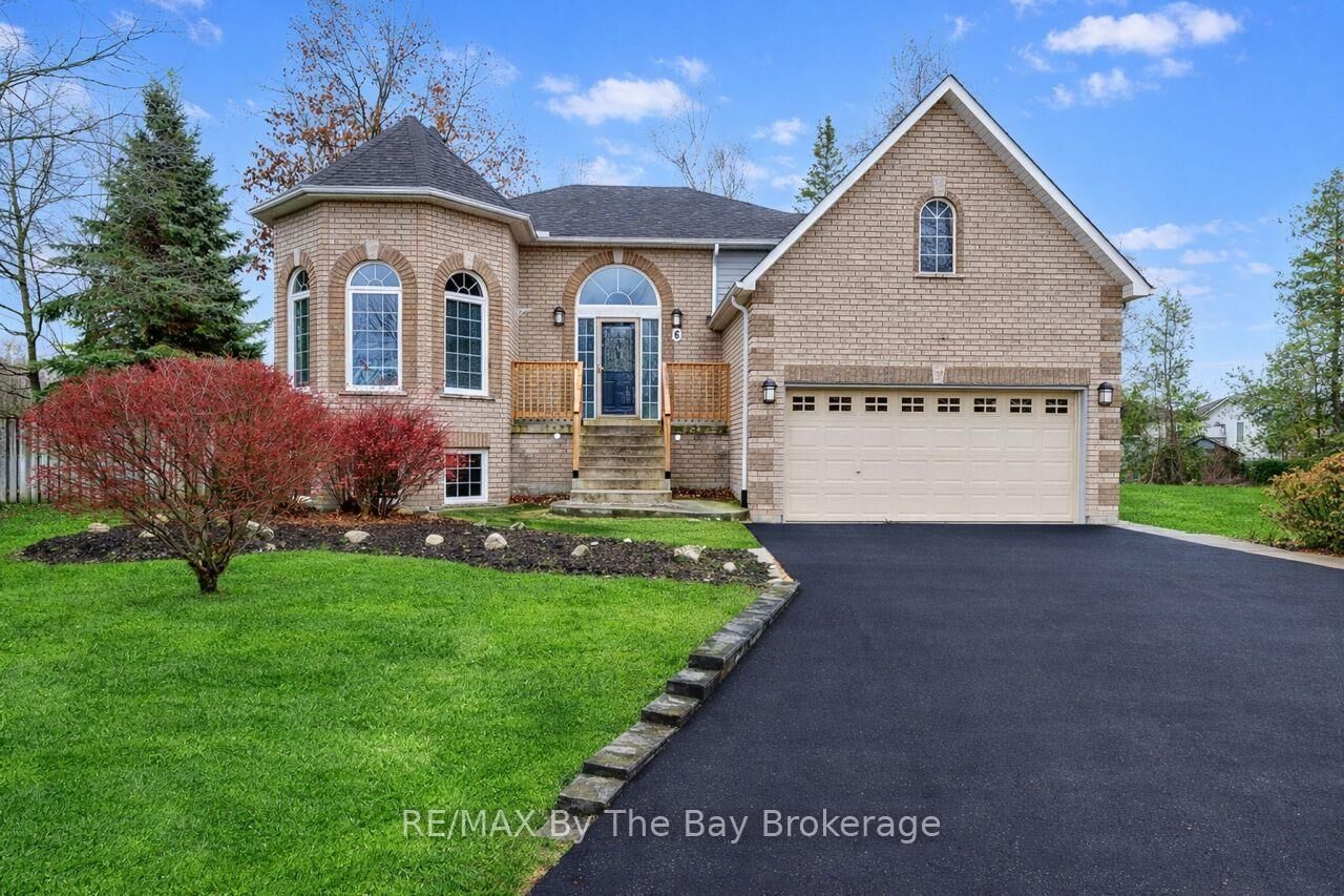 Property Photo: 6 Deerrun Place ON L9Z 1H8