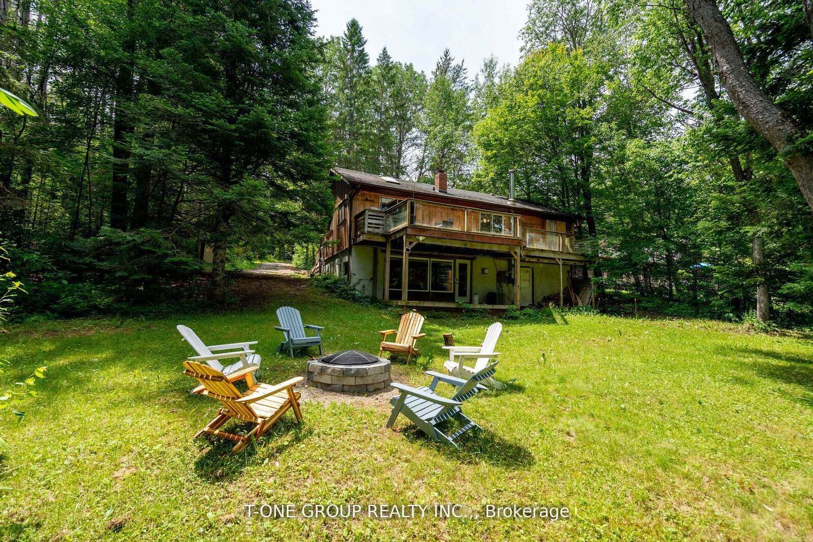 Property Photo: 10 Riverside Court ON K0L 1C0