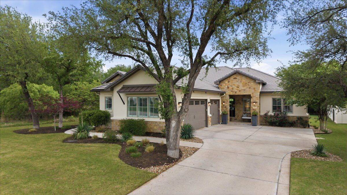 Property Photo: 310 Flint Ridge Trail TX 78628