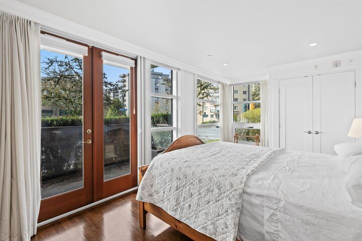 Property Photo:  1891 Marine Drive 9  BC V7V 1J7 