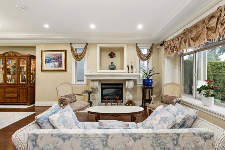 Property Photo: 418 E 13th Street BC V7L 2M1