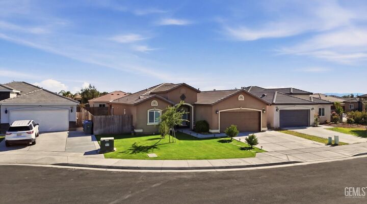 Property Photo:  2551 Santa Clara Court  CA 93280 
