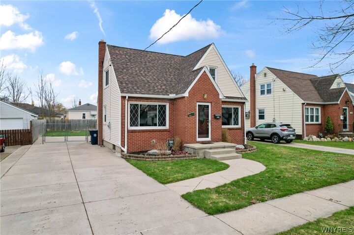 Property Photo:  329 Springville Avenue  NY 14226 