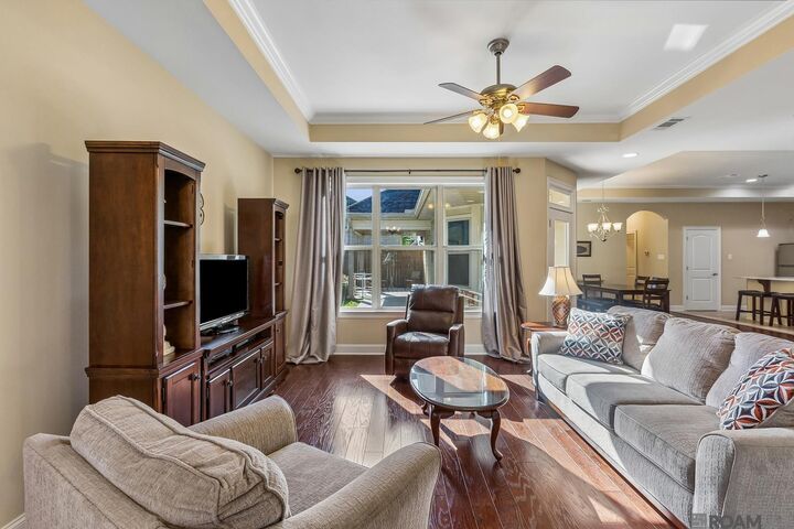 Property Photo:  7111 Village Maison Ct #23  LA 70809 
