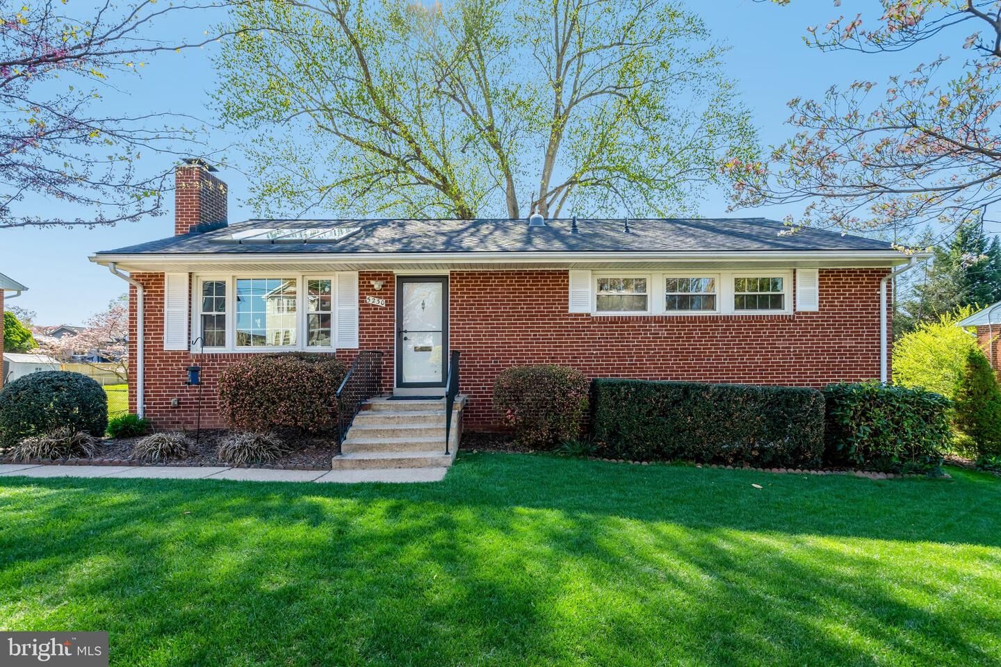 Property Photo: 5230 Oldcastle Lane VA 22151