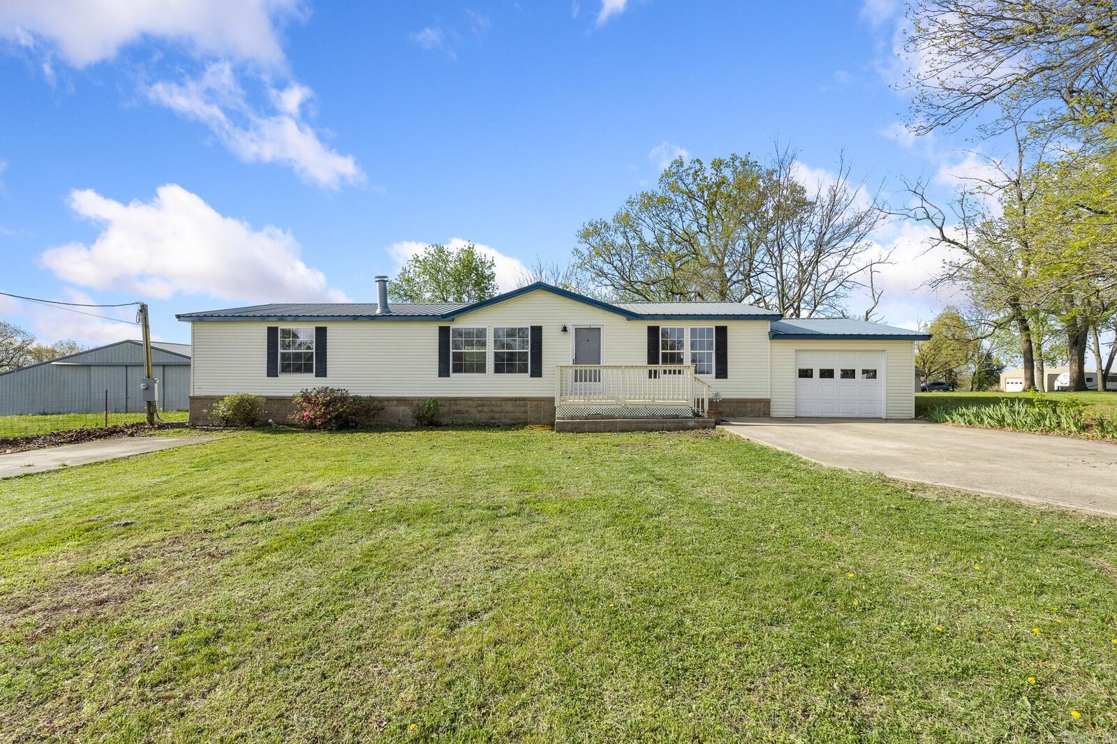 Property Photo: 7516 Highway 7N AR 72615