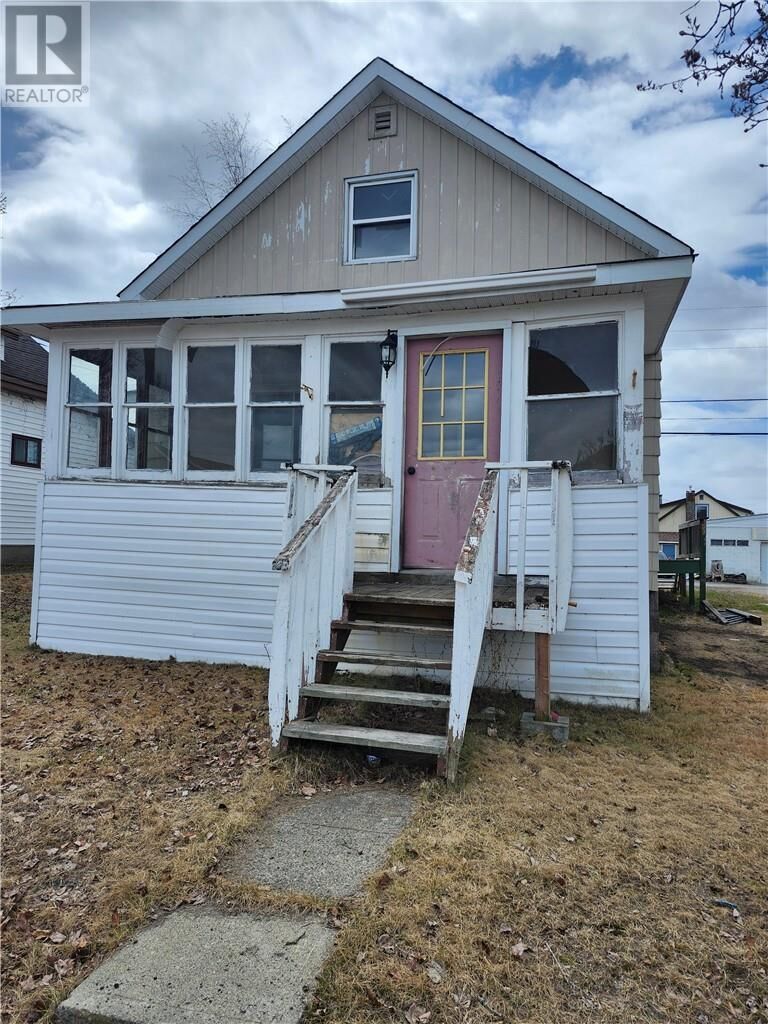 Property Photo:  67 Young Street  ON P0M 1H0 