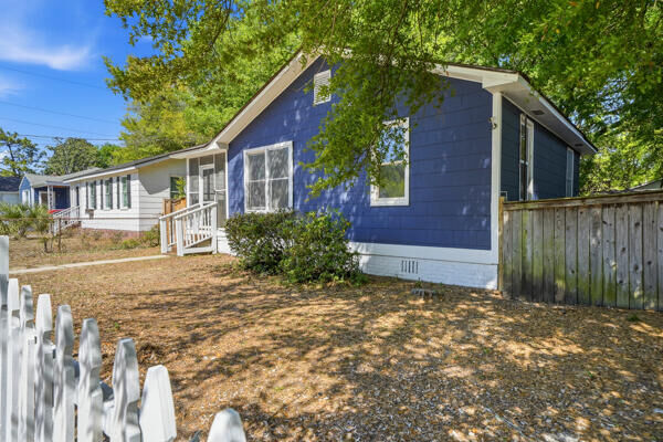 Property Photo: 2217 Cambridge Avenue SC 29405