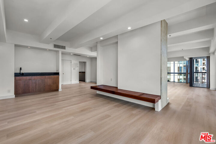 Property Photo:  10790 Wilshire Blvd  CA 90024 