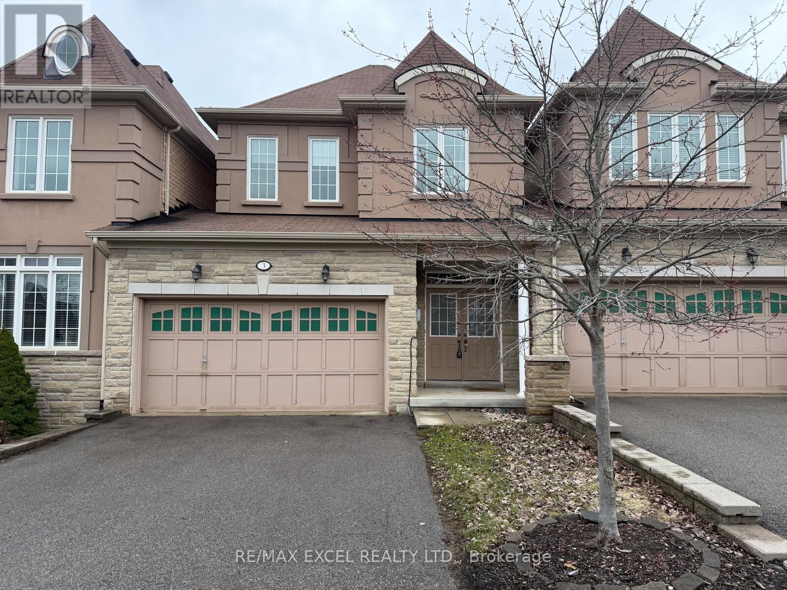 Property Photo:  450 Worthington Avenue 3  ON L4E 0E5 