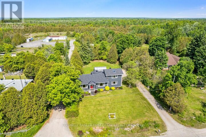 Photo de la propriété: 352 Highway 15 ON K7A 0E5