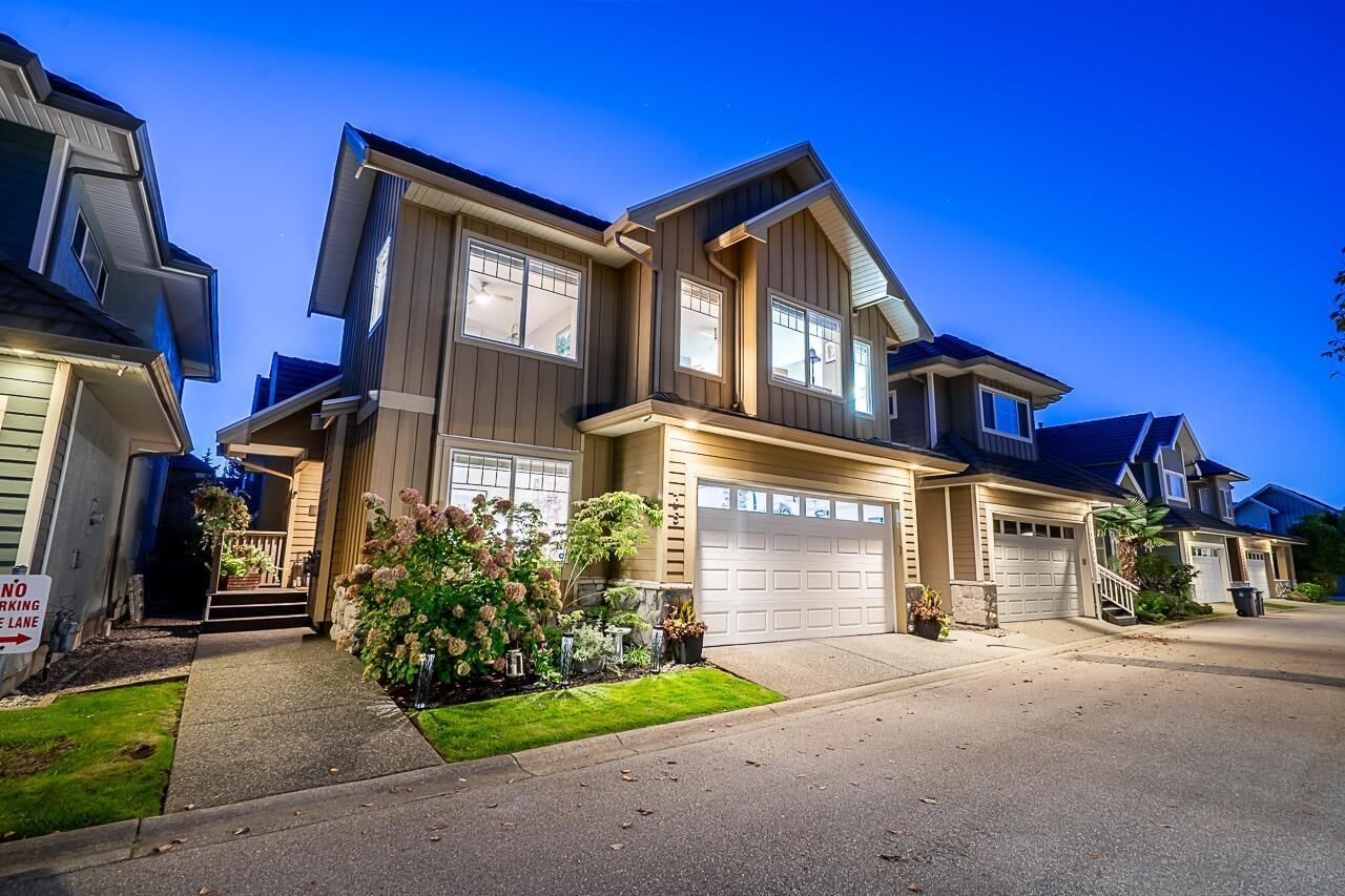 Property Photo: 3363 Rosemary Heights Crescent 35 BC V3Z 0X8