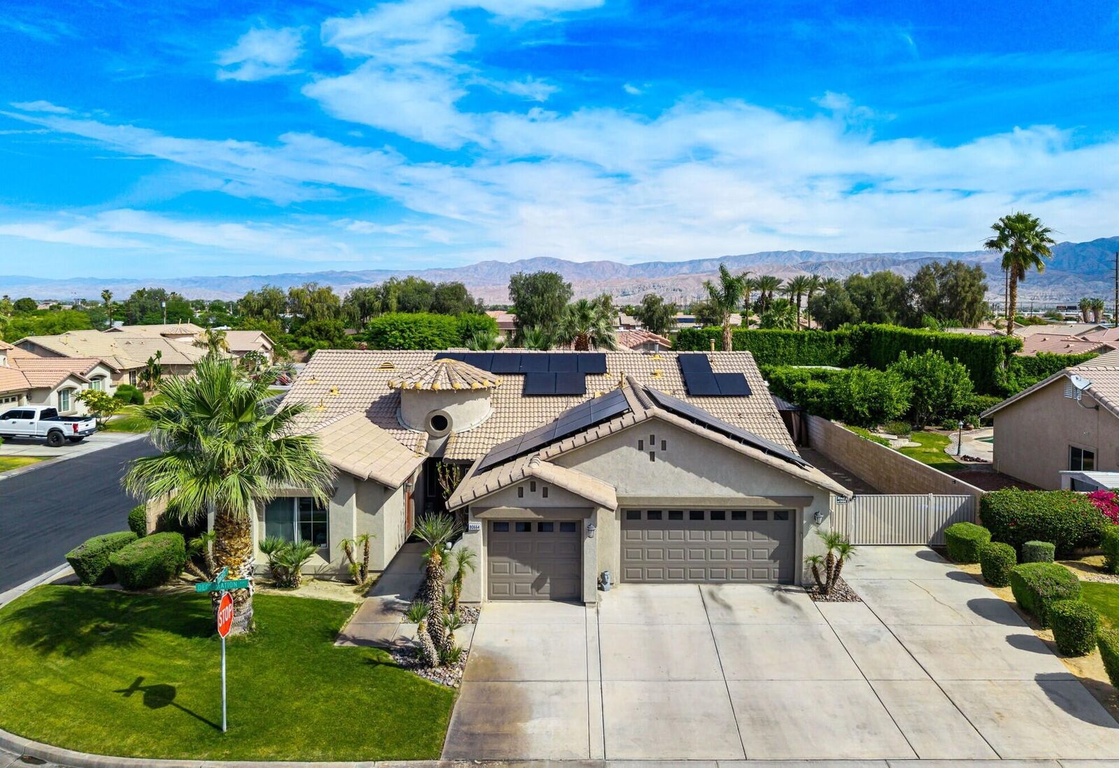Property Photo:  80664 Declaration Avenue  CA 92201 