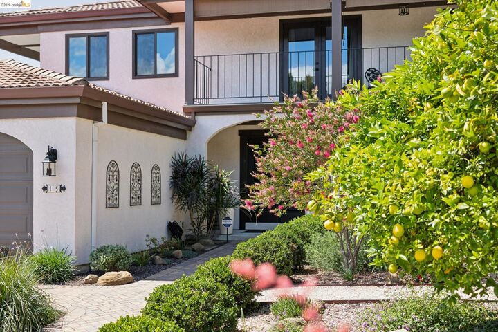 Property Photo:  15 Dias Ct  CA 94803 