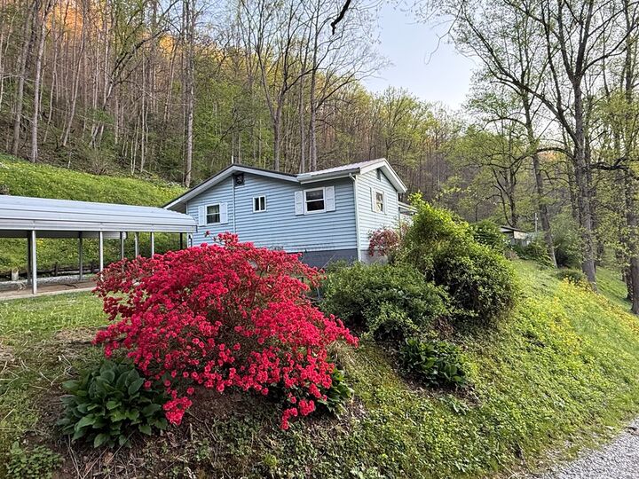 Property Photo:  2390 Collins Hwy  KY 41501 