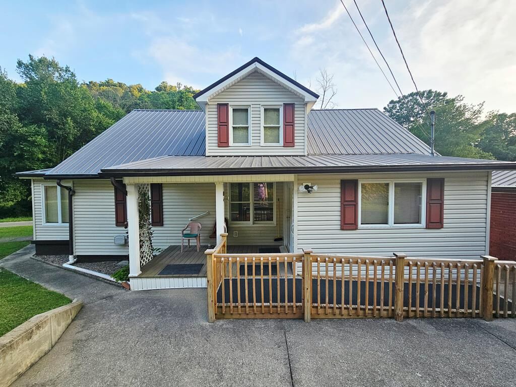 Property Photo:  20 Fitch Branch Rd  KY 41224 
