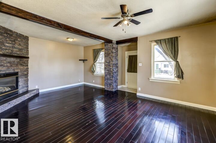 Photo de la propriété:  6015 106 Street NW  AB T6H 2T5 