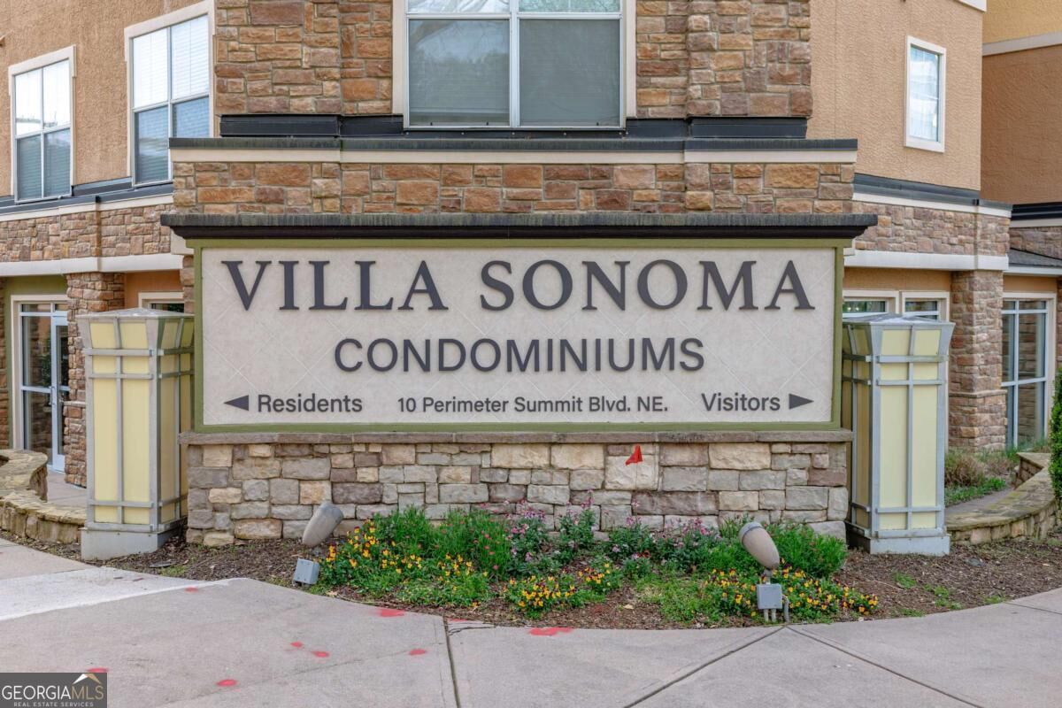 Property Photo: 10 Perimeter Summit Boulevard NE 2212 GA 30319
