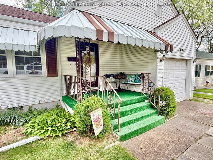 Property Photo:  1013 Village Drive  WV 25309 