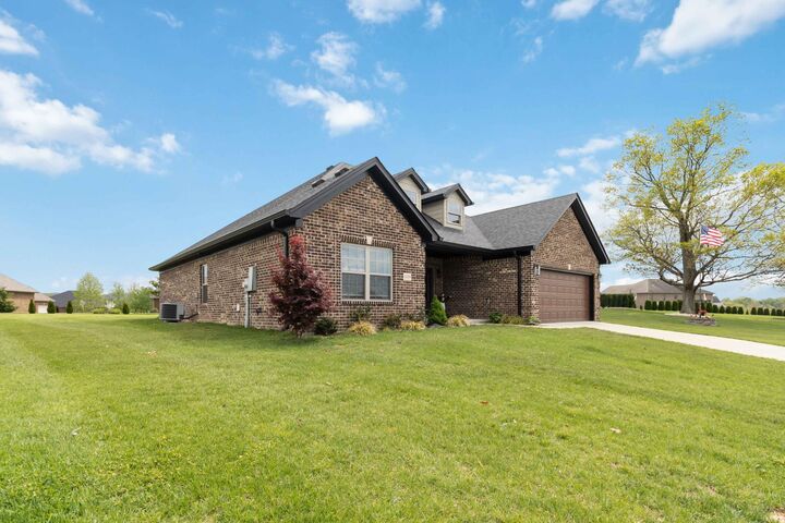 Property Photo:  1039 Vineyard Way  KY 40403 