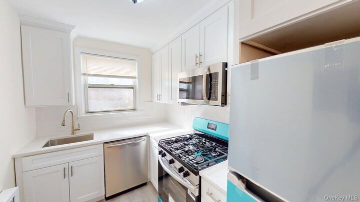 Property Photo:  101 N Broadway 2B2  NY 10603 