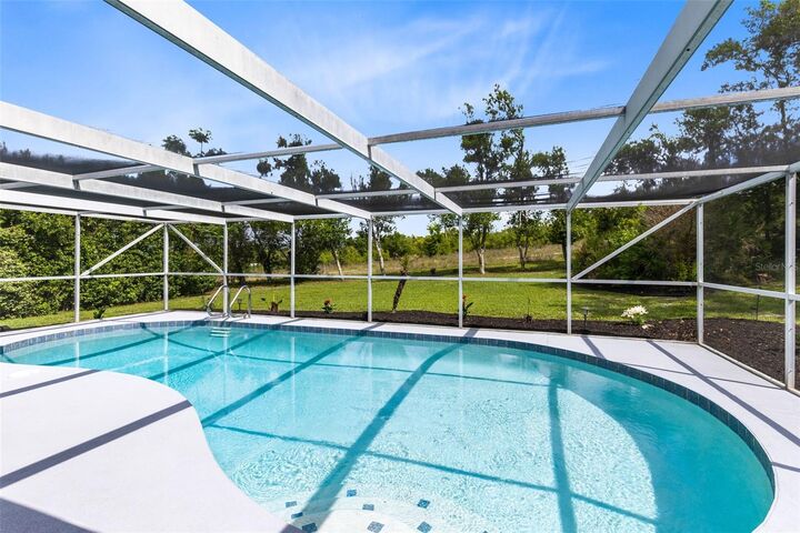 Property Photo: 680 N Apache Circle FL 32725