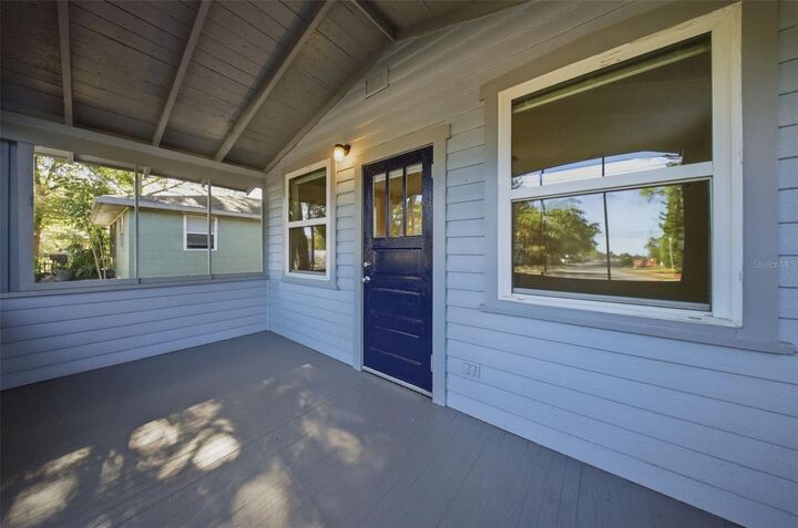 Property Photo:  2010 30th Ave North Avenue N  FL 33713 