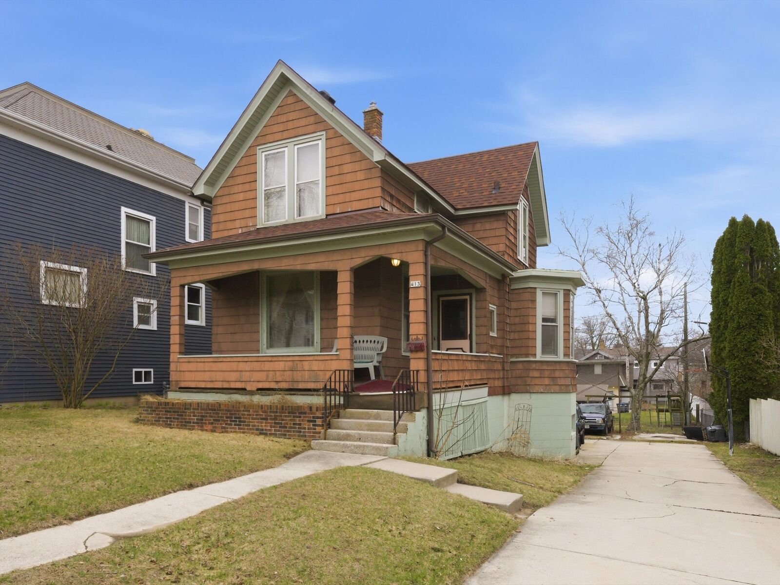 Property Photo: 413 New York Ave WI 53081