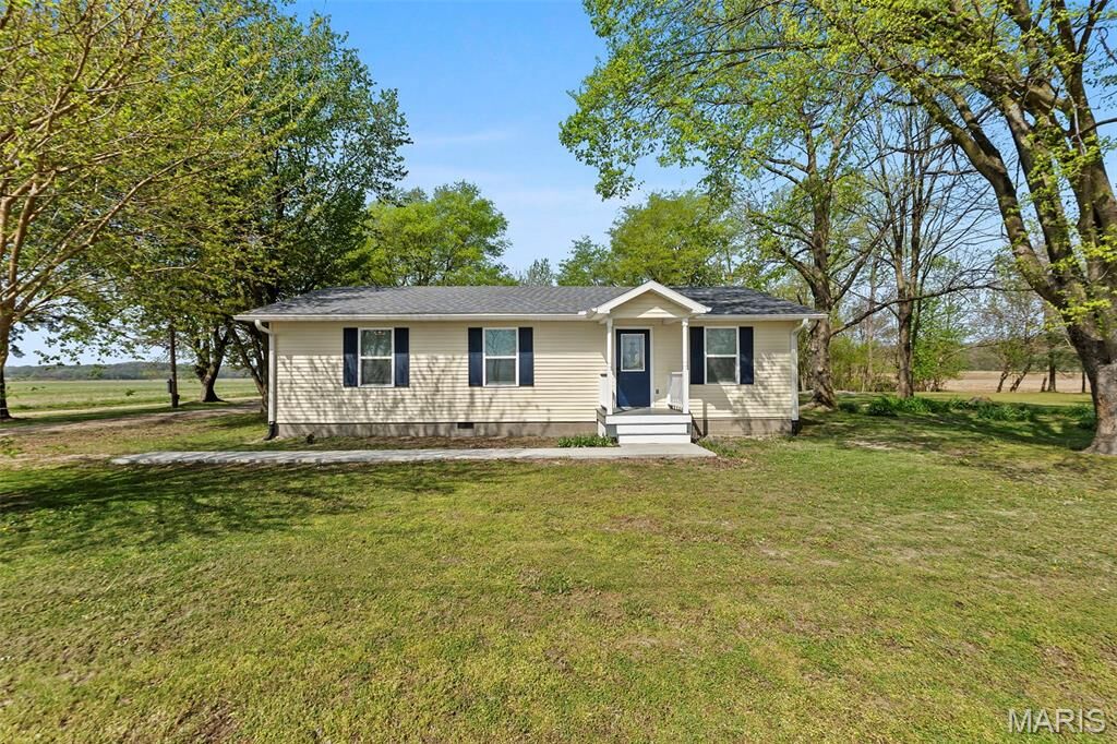 Property Photo: 30537 County Road 357 MO 63771