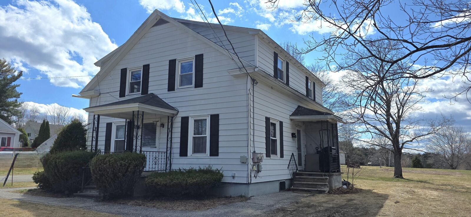 Property Photo:  215 Cook Street  ME 04210 