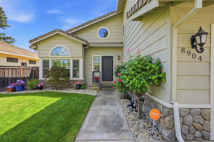 Property Photo: 8904 Royal Gate Way CA 95624
