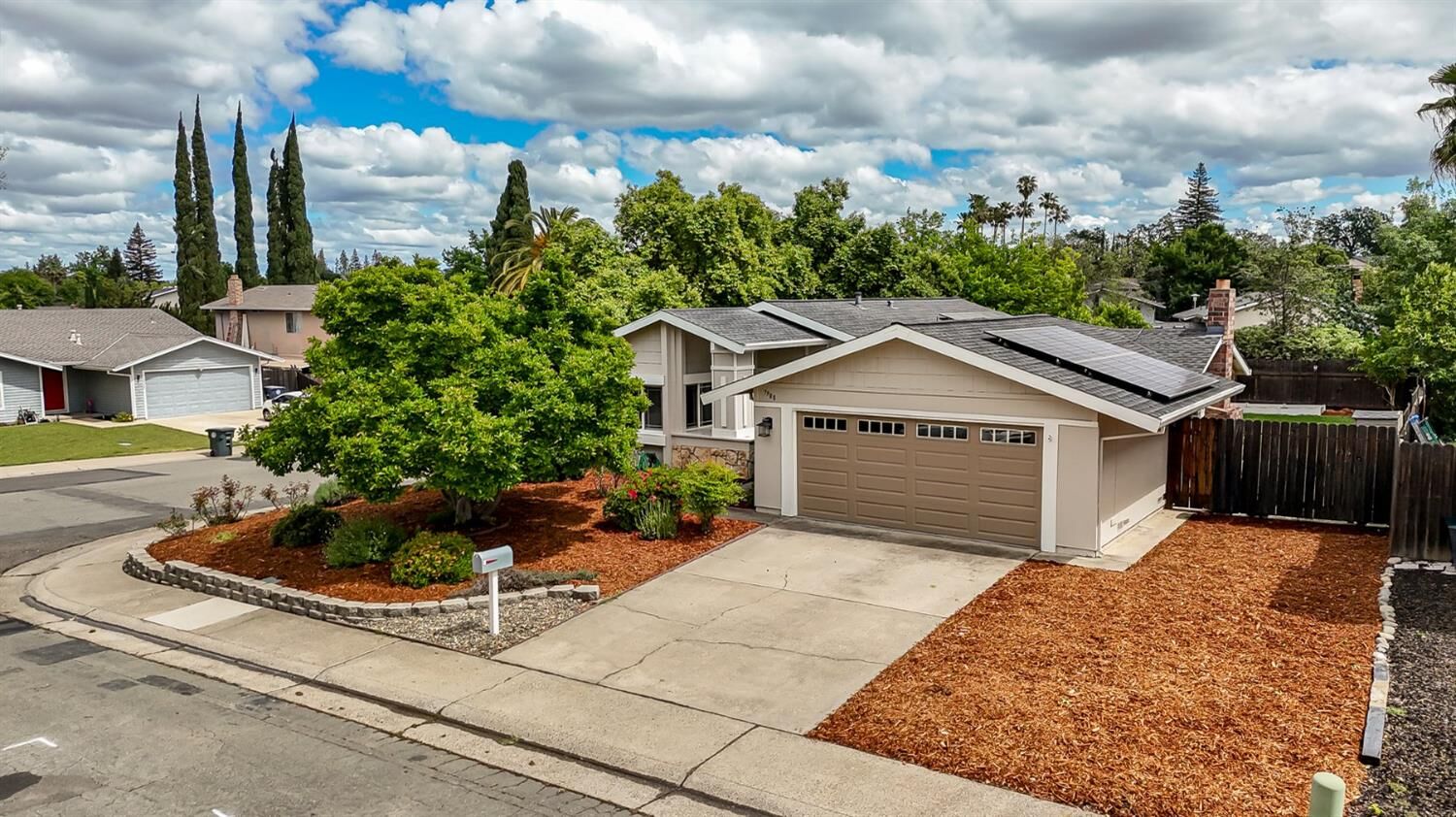 Property Photo:  7988 Coral Oak Way  CA 95610 
