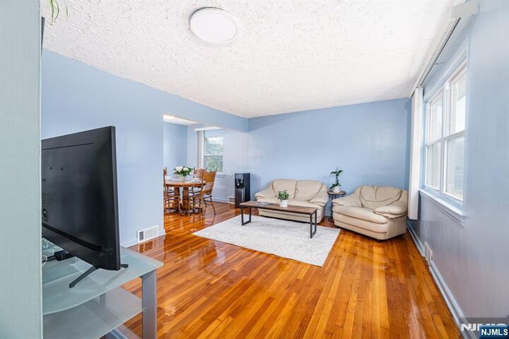 Property Photo:  40 South Drive  NJ 07662 