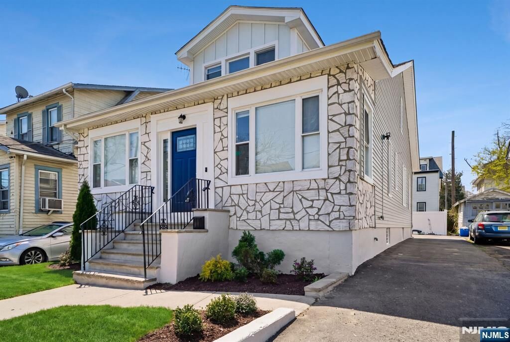 Property Photo:  55 Naden Avenue  NJ 07111 